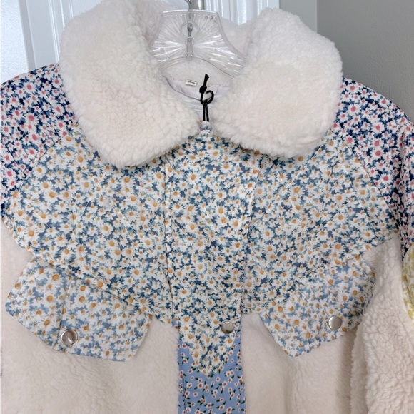 BlankNYC women’s flower patch Sherpa fleece jacket x-small new with tags - Picture 5 of 13